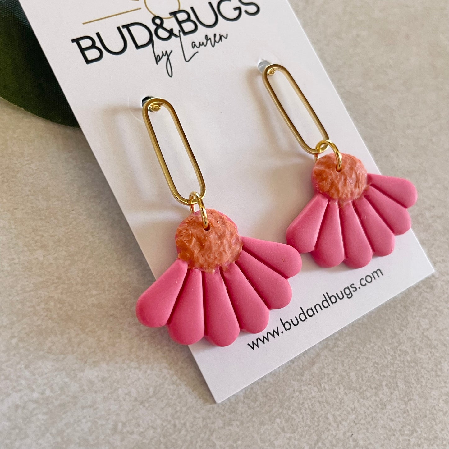 Pink Daisy & Gold Drop