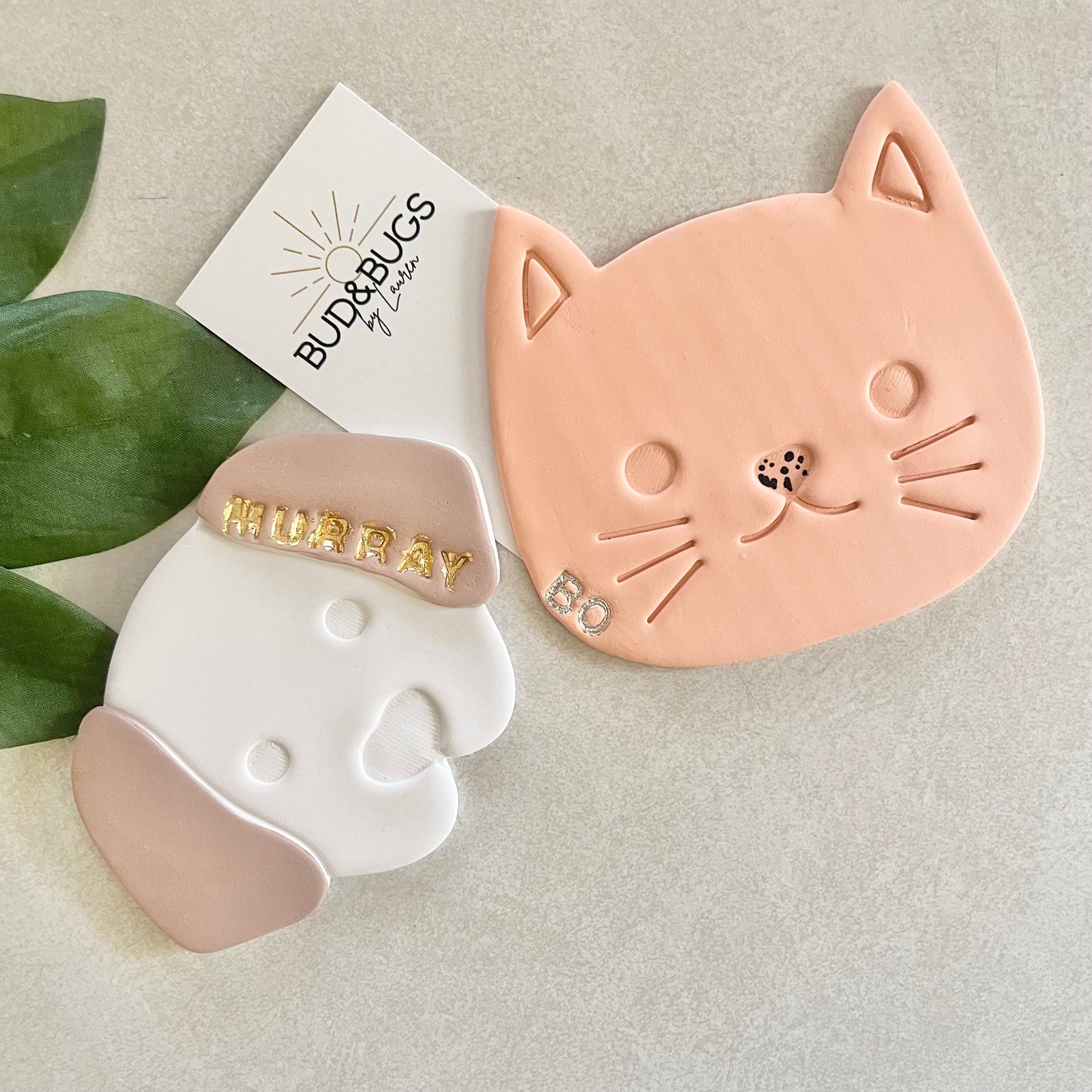 Cat or Dog Display Dish
