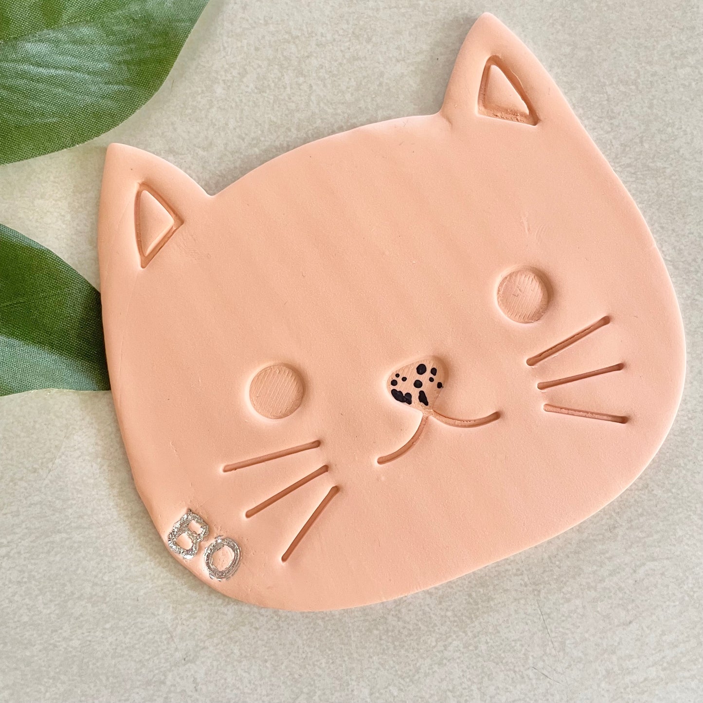 Cat or Dog Display Dish